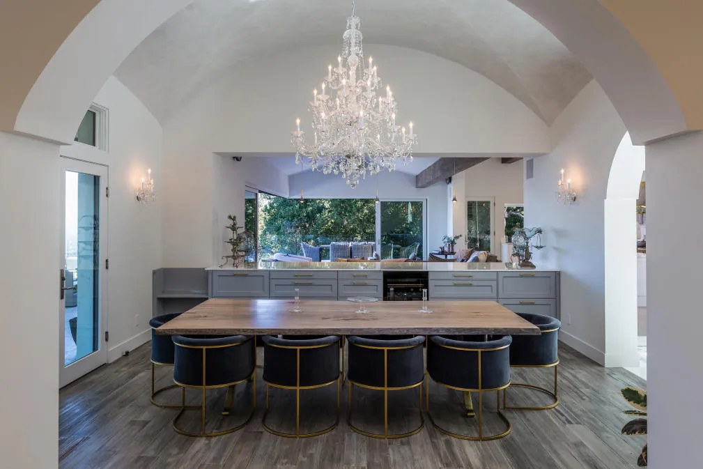 Custom plaster feature wall in a modern interior